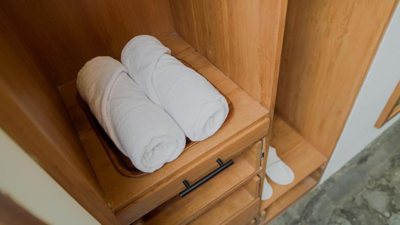 Отель Smedi Coliving Джокьякарта Экстерьер фото