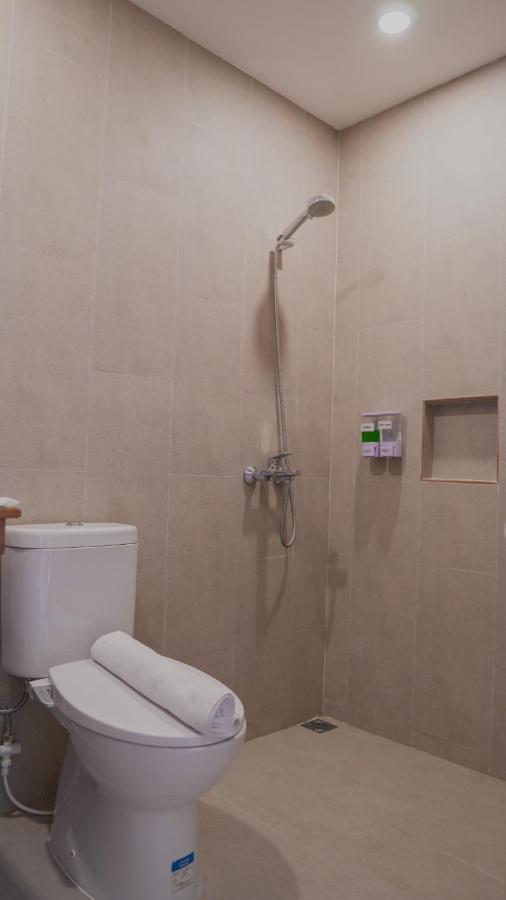 Отель Smedi Coliving Джокьякарта Экстерьер фото